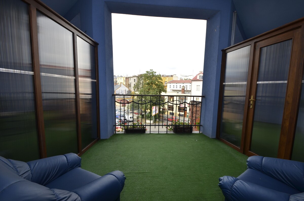 Junior Suite — Terasa suite s výhledem do ulice