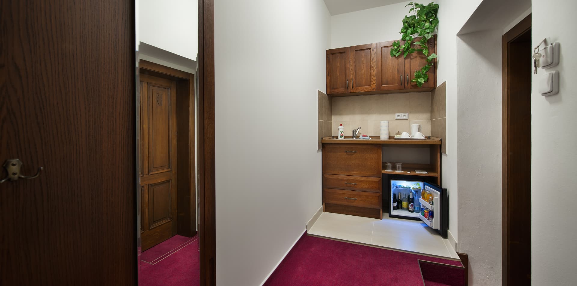 Attic Luxury Suite — Kuchyňský kout s minibarem